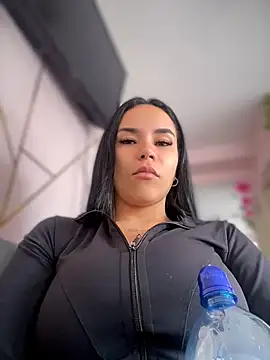 Naatalia online show from May 25, 5:01 pm