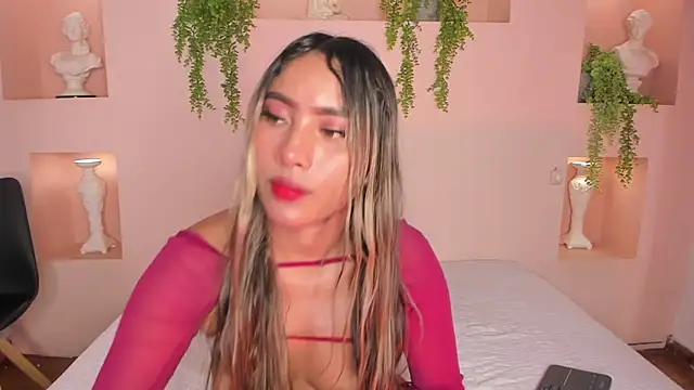 SofiaBennett  online show from February 28, 1:43 pm