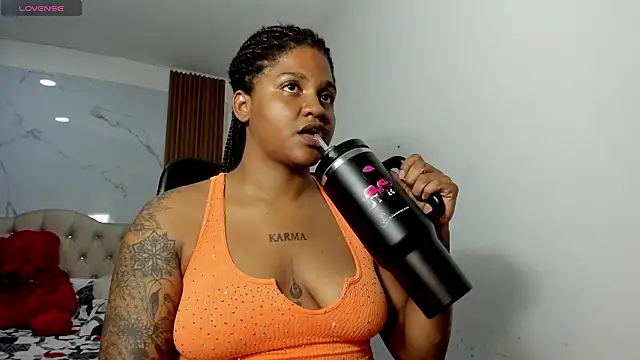 ZahraRose online show from March 18, 10:37 pm