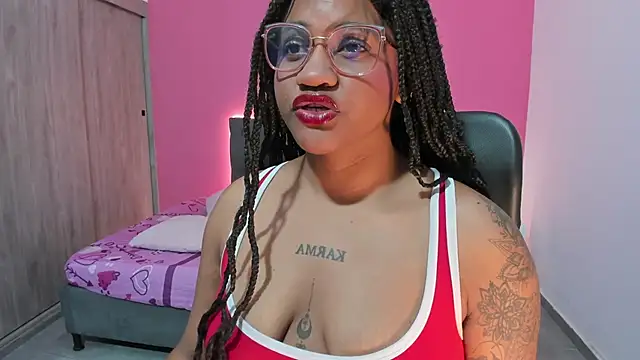 ZahraRose online show from November 21, 8:11 pm