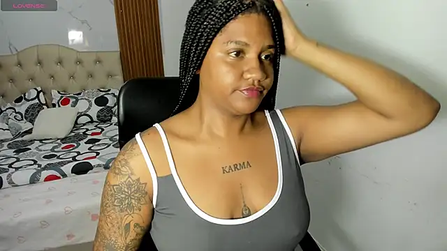 ZahraRose online show from May 5, 8:45 pm