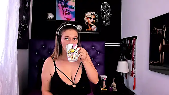 angellyhorny online show from May 6, 3:49 pm