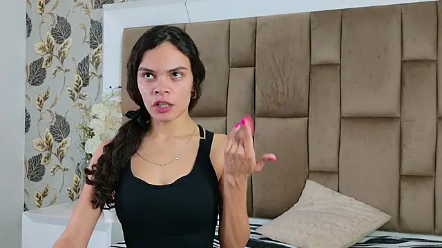 Liah Evans online show from September 28, 2:22 pm