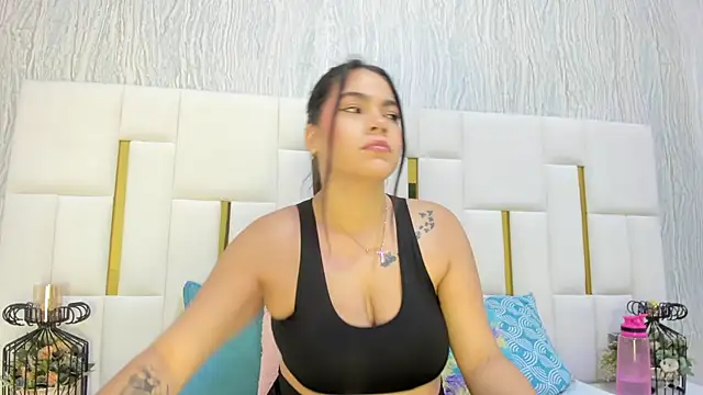 hillary uckerman  online show from November 3, 11:14 am