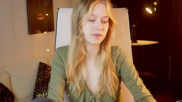 EveMundie online show from May 11, 12:51 pm