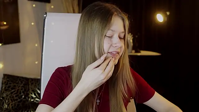 EveMundie online show from March 12, 6:16 am