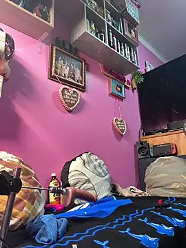 sexymelli18 online show from October 12, 7:38 pm