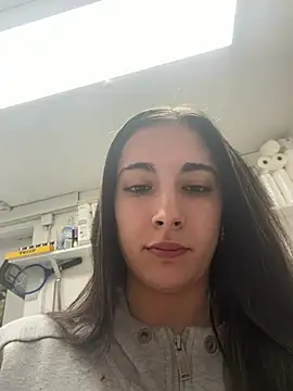 sexymelli18 online show from May 12, 8:33 am