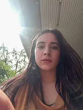 sexymelli18 online show from May 5, 10:18 am