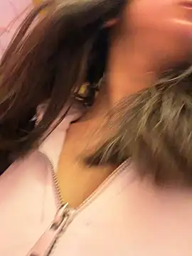 sexymelli18 online show from May 6, 10:19 am