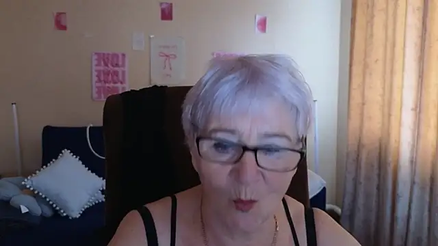 Sandra Snowflake online show from May 15, 4:16 am