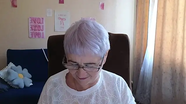 Sandra Snowflake online show from May 21, 4:10 am
