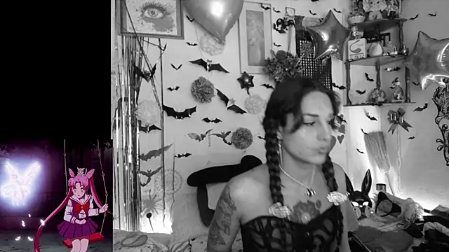 purplekattlyn online show from April 4, 8:02 am