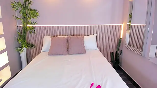 GeorginaReyes online show from March 9, 10:46 pm