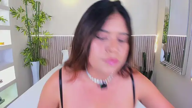 GeorginaReyes online show from April 29, 8:36 pm