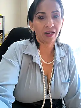 Mrsvictoriaaa online show from May 2, 9:29 pm
