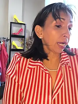 Mrsvictoriaaa online show from May 11, 8:50 pm