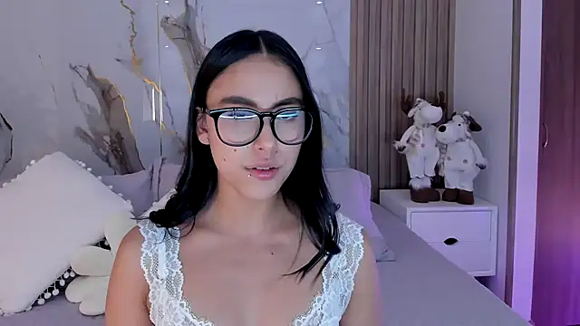 miss martiina online show from December 2, 3:52 am