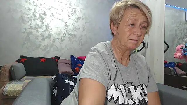 RosesandLillies online show from March 28, 5:45 pm