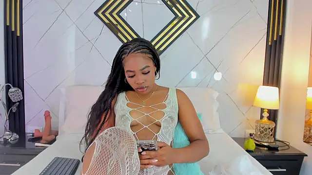 EmilyDiaaz online show from October 17, 12:41 pm