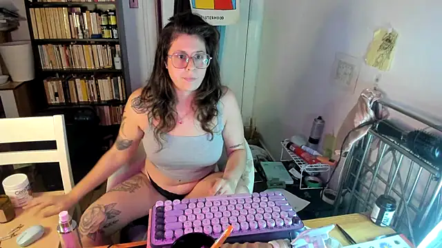 Rosiee69  online show from November 13, 9:25 pm