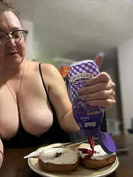 HTXBELLE online show from May 9, 10:34 pm