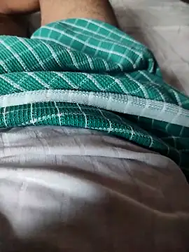 Snapshot of indian_couple4 chatting on September 20, 12:14 pm indian couple4 online show from September 20, 12:14 pm