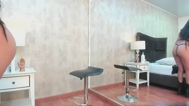 NahomyCarther online show from November 19, 3:28 am