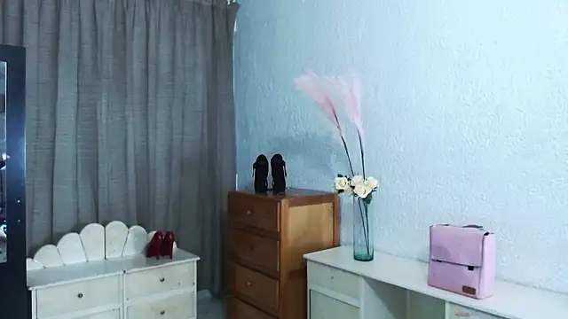 EngelCristaly online show from December 2, 6:59 am