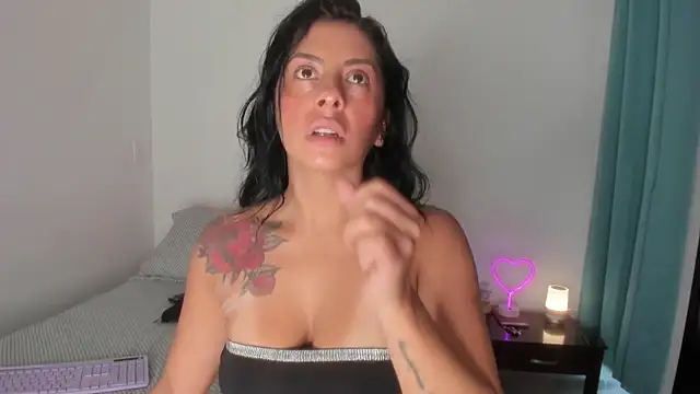  lucianapalmer online show from February 16, 12:38 pm