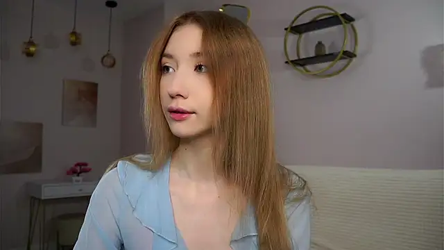 Snapshot of SunnivaCovil chatting on September 17, 1:53 pm SunnivaCovil online show from September 17, 1:53 pm