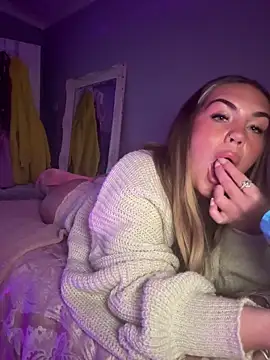 hottie harleigh69 online show from October 1, 7:30 pm