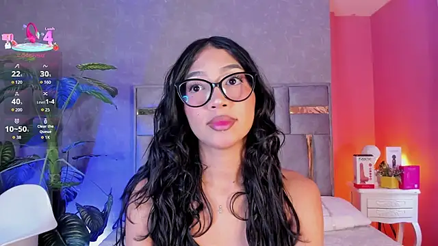 Tyla Ks online show from May 5, 8:01 pm