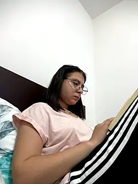 KittieHallo online show from October 9, 7:34 am