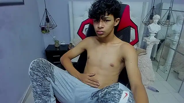 leslieanddrako online show from October 7, 6:23 pm