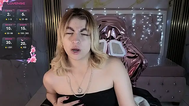 lili conor s online show from November 11, 3:24 am