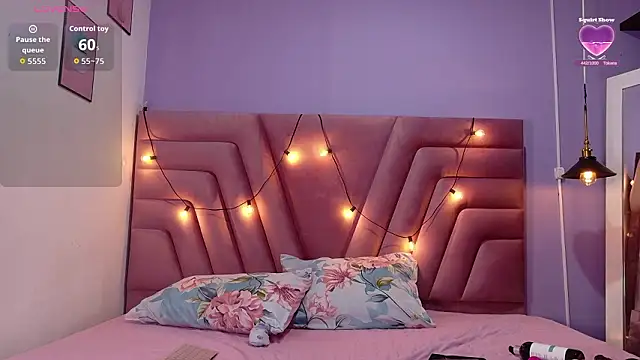 innocenthazel online show from February 10, 2:47 am