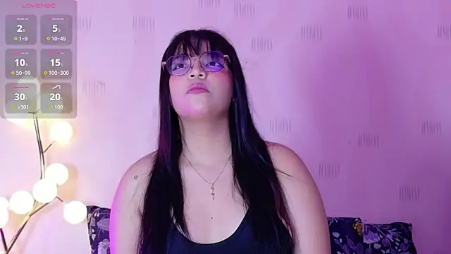 innocenthazel online show from May 26, 2:55 am
