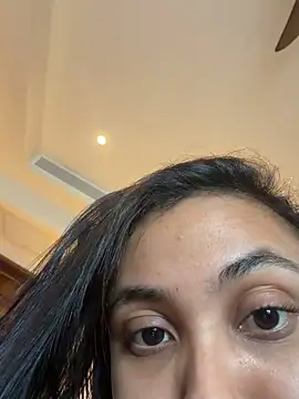 Lucia Brown  online show from April 8, 10:34 pm