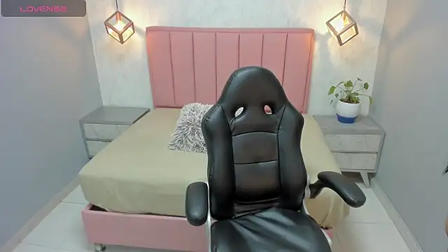 MEGANZARICK online show from October 6, 12:55 pm