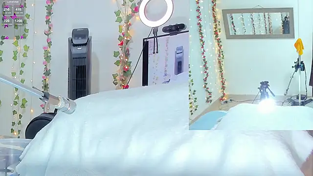 Genesis Love   online show from October 28, 9:26 am