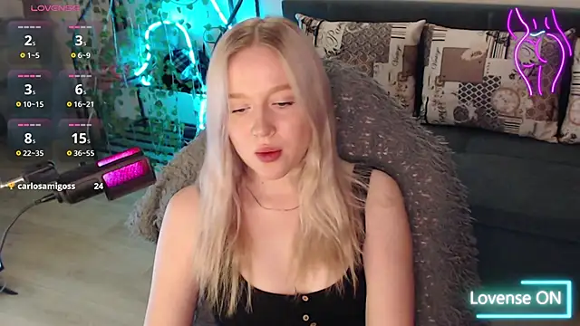 lissallor  online show from September 27, 7:21 pm