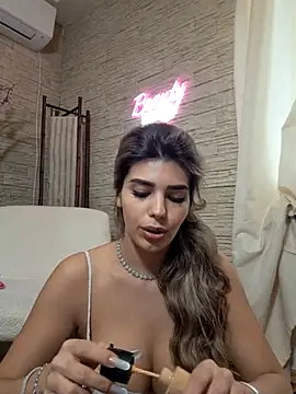 Bella Posh online show from February 7, 9:13 am