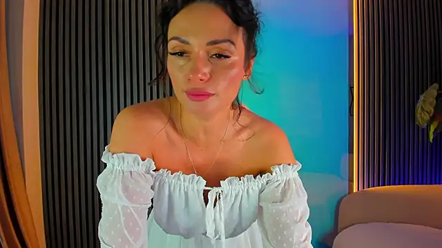 Kaya Sins online show from May 12, 3:15 am