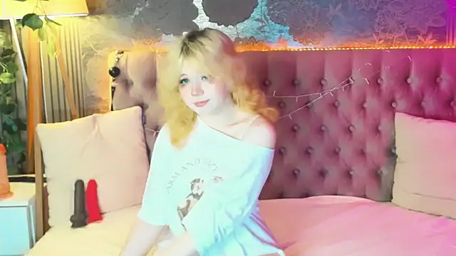 EmilyAngells online show from May 25, 6:01 am