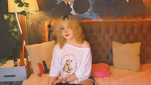 EmilyAngells online show from May 20, 7:16 am