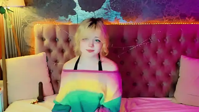 EmilyAngells online show from May 26, 7:29 am