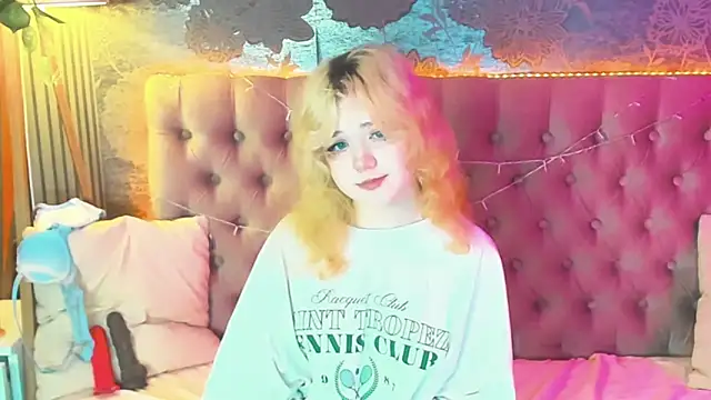 EmilyAngells online show from May 22, 7:28 am