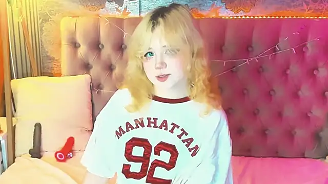 EmilyAngells online show from May 21, 7:17 am