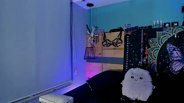 ChloeAllennn online show from May 18, 11:22 pm